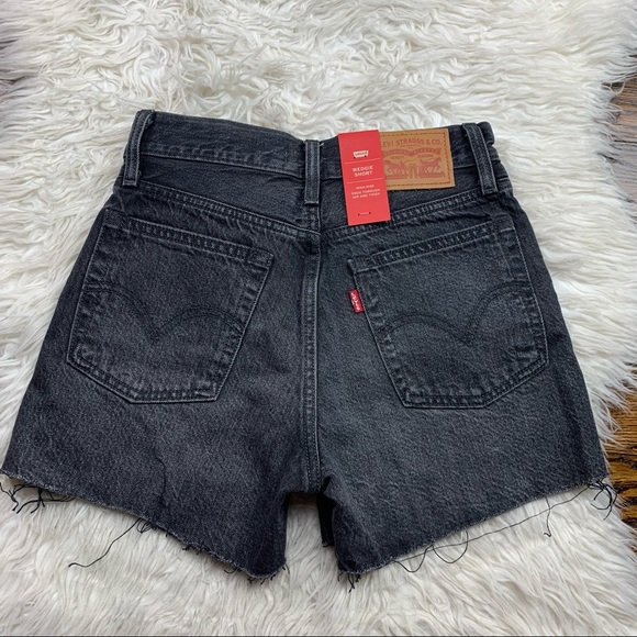 Levi’s Studded Black High Rise Wedgie Jean Shorts - Picture 5 of 8